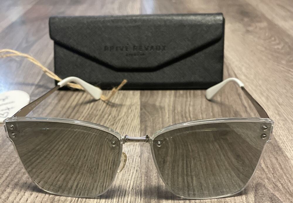 Prive Revaux The Nasty Woman Flat Mirrored Sunglasses Silver Square With Case